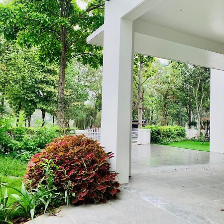 Xanh Villas Resort & Spa Luxury Hanoi Exterior photo